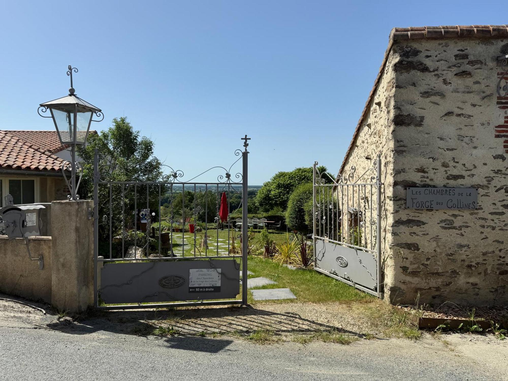 Les Chambres De La Forge Des Collines Les Herbiers Exterior photo